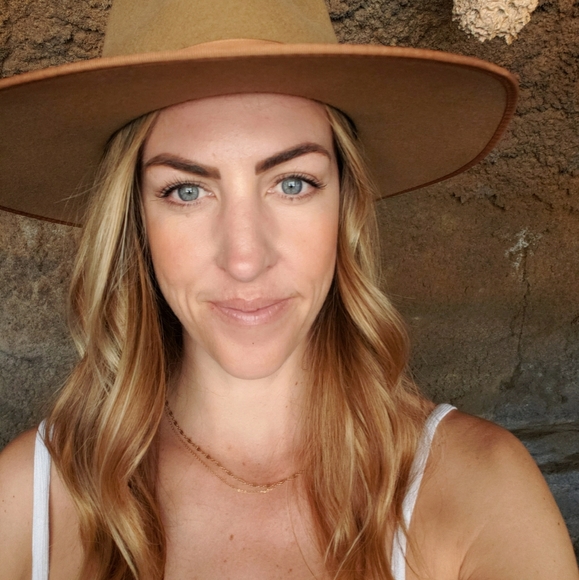 Meet your Posher, Cambria - Picture 1 of 1